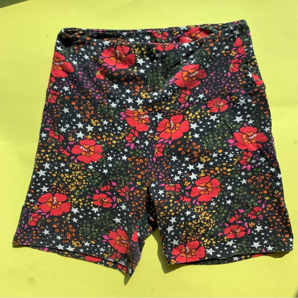 VS PINK Yoga Retro Floral Biker Shorts